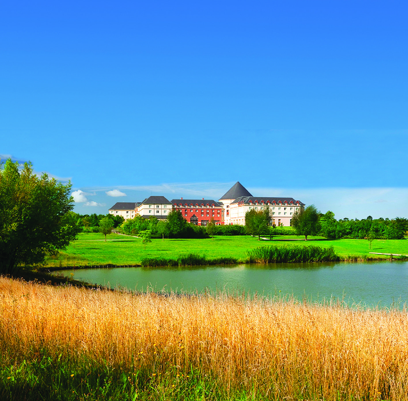 EXTENDAM participe à l’acquisition des hôtels Magic Circus, Dream Castle et Explorers, tous situés à proximité de Disneyland Paris, aux côtés de Schroder Real Estate Hotels (SREH) et Benson Elliot. Une opération réalisée dans un contexte favorable où Disney s’apprête à investir pour la création de 3 nouveaux parcs d’attraction de 2021 à 2025. L’hôtel…