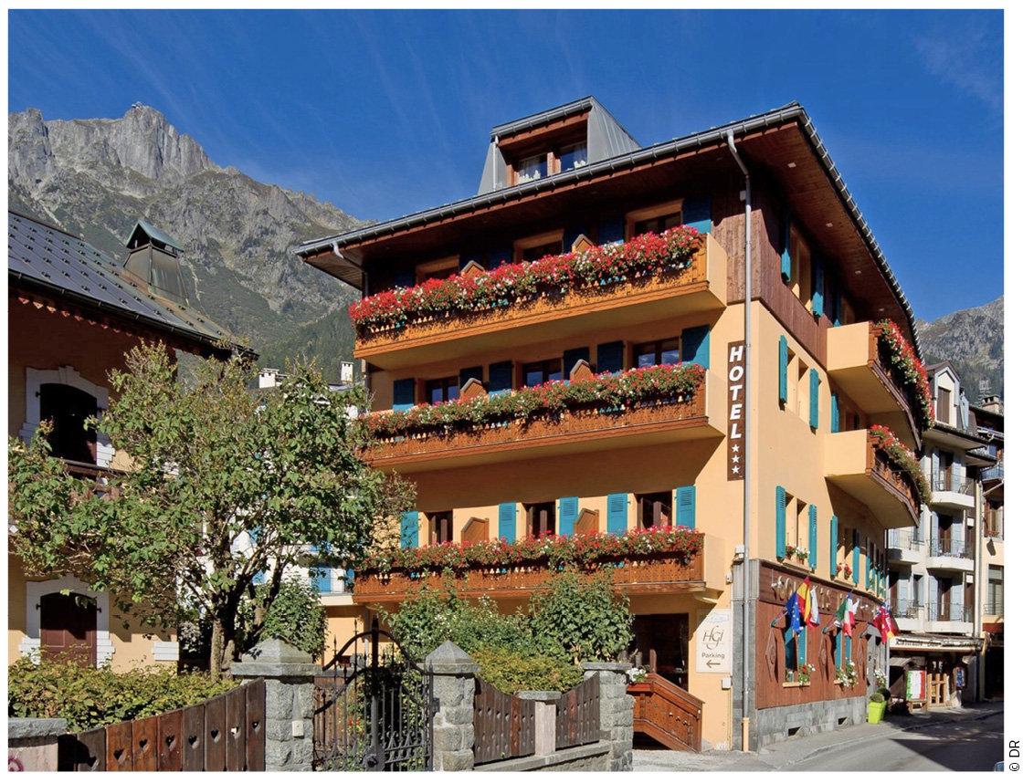 EXTENDAM et MONT-BLANC COLLECTION annoncent l’acquisition du Chalet-Hôtel les Gourmets à Chamonix-Mont-Blanc. L’établissement 3* de 37 chambres, détenu depuis 4 générations par la famille Mollard-Pantalacci est situé au coeur du centre-ville de Chamonix et connaîtra des travaux de rénovation en 2023 afin d’être repositionné sur un segment 4*. LA TRANSMISSION Eric Pantalacci, gérant de l’hôtel…