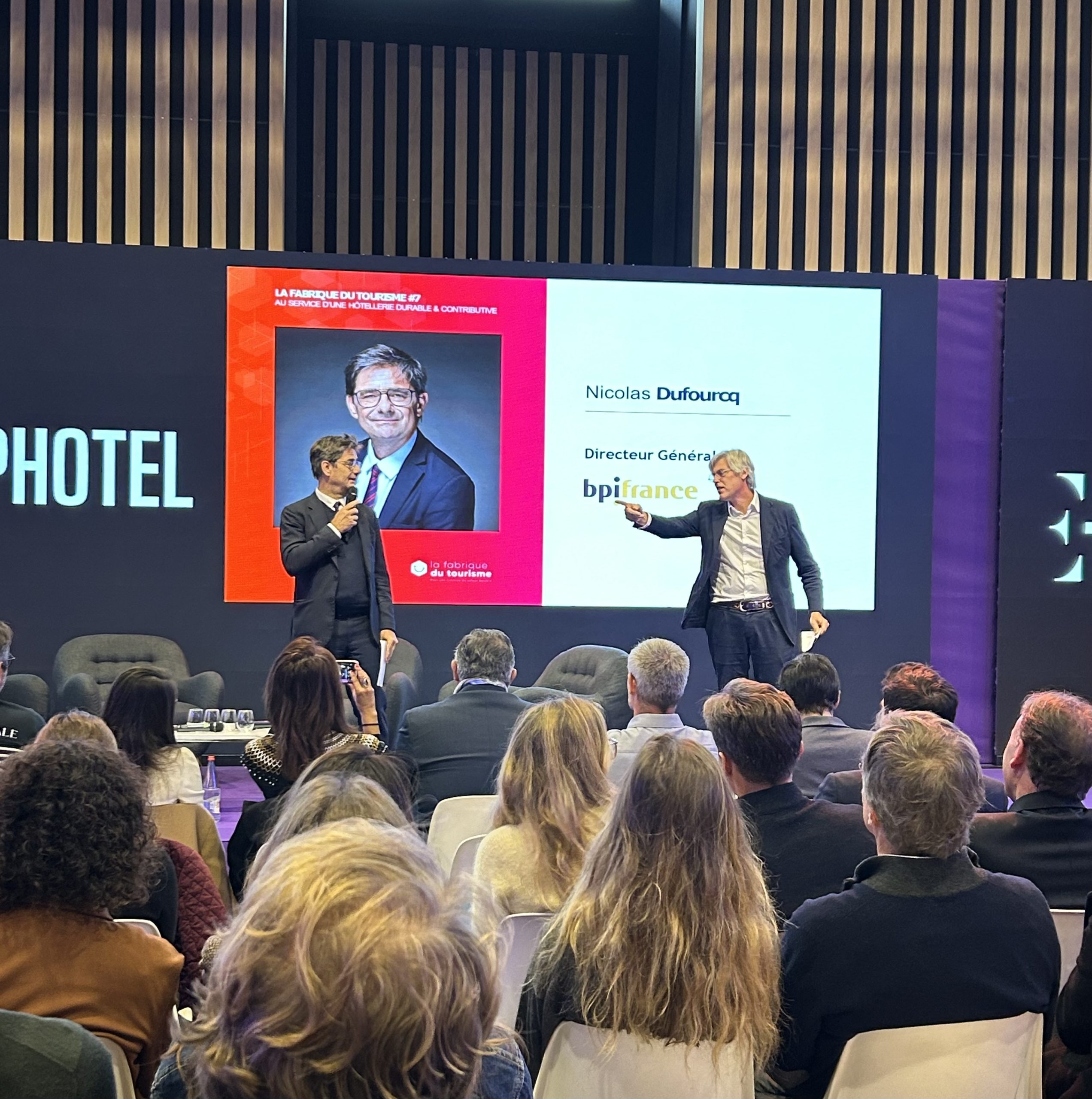 🧠 Quelle contribution de l’IA pour redessiner le modèle hôtelier, dans la création de valeur financière ET extra-financière dans le tourisme ? Telle était la question de départ de la 7e édition de La Fabrique du Tourisme, parrainée par Nicolas Dufourcq Les professionnels de l’hospitality peuvent s’appuyer sur l’IA pour repenser en profondeur leurs opérations,…